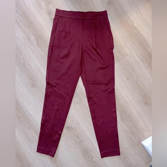 NWOT Pleated Burgundy Slacks with Pockets - Picture 3 of 7